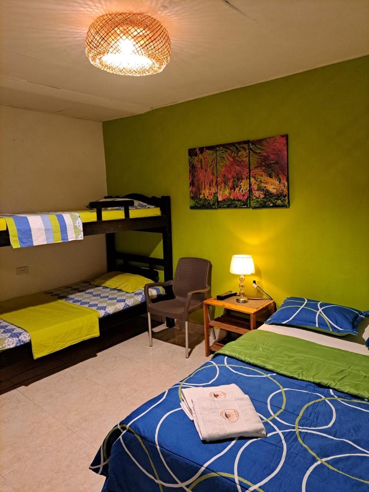 Hostel Shalom Adonai Cartagène Extérieur photo